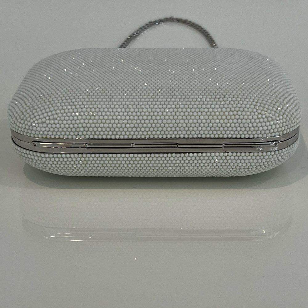 JUDITH LEIBER WHITE CHAULK CRYSTAL CLUTCH & CHAIN - Picture 13 of 17